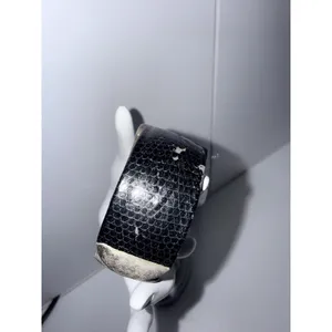 Vintage 1990s Gucci 7800 Black‎ Leather Cuff Watch Needs New Cuff & Battery thumbnail 10