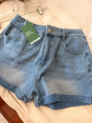 Halara M Womens Medium Light Wash Denim Shorts -see pics With Pockets & Rolled thumbnail 10