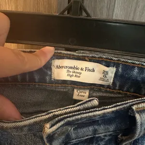 Abercrombie Curve Love Cutoff Skinny Jeans thumbnail 2