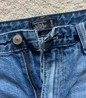 Abercrombie Girlfriend Jeans thumbnail 3
