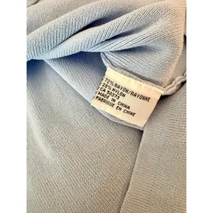 Kaydee Periwinkle light Blue V-Neck Knit Medium Soft Rayon Blend Short Sleeve thumbnail 4