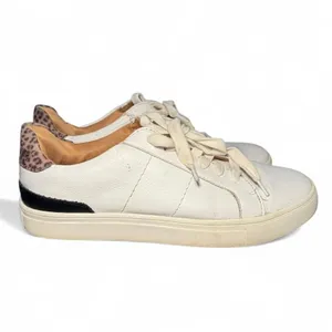 Dolce Vita Women’s Size 7.5 White Leather Sneakers Leopard Print Heel Casual Sho thumbnail 2