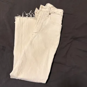 Abercrombie Straight 90s High-Rise Curve Love thumbnail 2