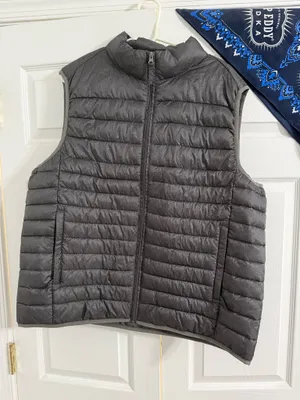Amazon Essentials Vest Puffer thumbnail 1