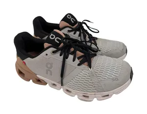 On Cloudflyer Running Shoes Womens 6 Grey Black Clay thumbnail 1