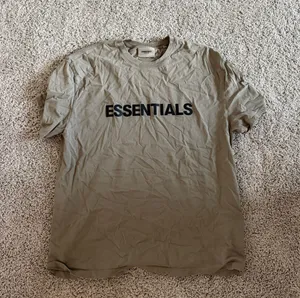 Essentials Tshirt Tan Size L thumbnail 1