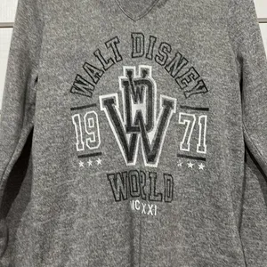 Walt Disney World Sweatshirt M Sequin Hooded Gray Silver Graphic Distressed thumbnail 3