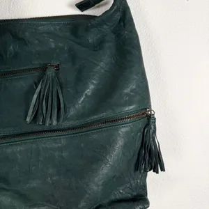 Pallie Bags Phin Forest Green Leather Hobo Slouchy Purse Twisted Strap Tassel thumbnail 3