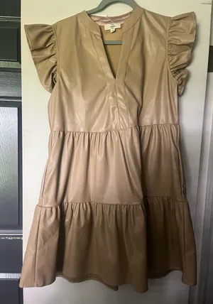 Entro Dress Boutique thumbnail 1