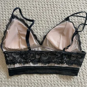 DYNAMITE Black Lace Sheer Illusion Triangle Long Line Bralette XS thumbnail 2