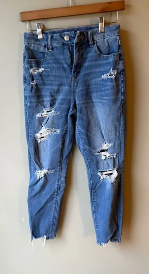 American Eagle Dream Jean Distressed High Rise Jeans Size 4 Short thumbnail 1