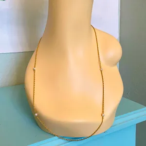 Vintage gold Avon necklace with pearls! Never worn, beautiful necklace! thumbnail 2
