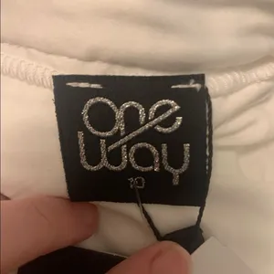 NWT LF One Way Lace Shorts thumbnail 4