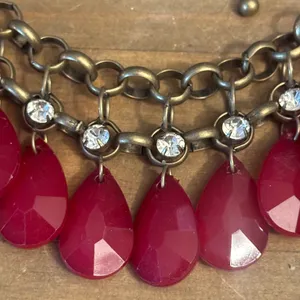 Bronze tone cranberry teardrop dangle statement necklace Red thumbnail 2