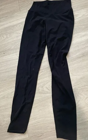 High-Waist Black Women's Leggings - Sleek Everyday Stretch thumbnail 1