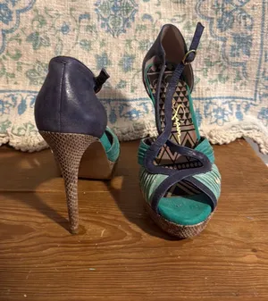 Jessica Simpson Heels thumbnail 1