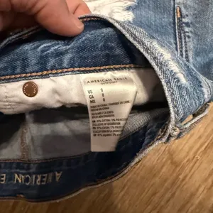 American Eagle 90s Boyfriend Shorts thumbnail 3