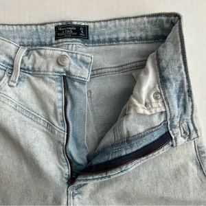 Abercrombie & Fitch Women's Light Wash Simone High Rise Ankle Jean‎ 4S thumbnail 11