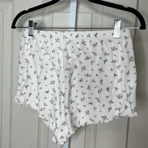 Garage Pointelle Dainty Floral Pajama Sleep Shorts XS thumbnail 5