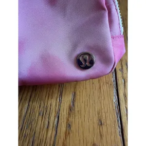 Lululemon Everywhere Belt Bag O/S Pink Tie Dye Nylon Crossbody Fanny Pack Zip thumbnail 2