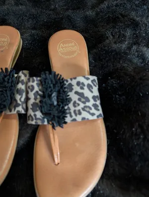 Andre Assous Womens Multi Thong Flat Sandals Size 10 Novalee shoes thumbnail 4