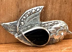 Vintage 925 Sterling Silver Black Onyx Marcasite Bird Brooch thumbnail 1