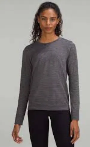 lululemon athletica Heathered Gray Long Sleeve Crewneck 740 thumbnail 1