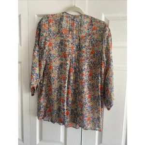 Joie Floral Silk‎ Pintuck Blouse Womens Size S Blue Orange V-Neck 3/4 Sleeve Top thumbnail 5