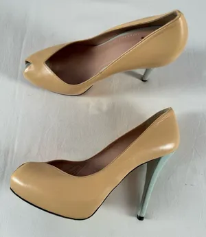 Stuart Weitzman Leather Peep Toe Stiletto‎ Heel Pump in Tan and Blue Size 8.5 thumbnail 1