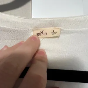 Hollister Cream Long Sleeve Relaxed Blouse thumbnail 4
