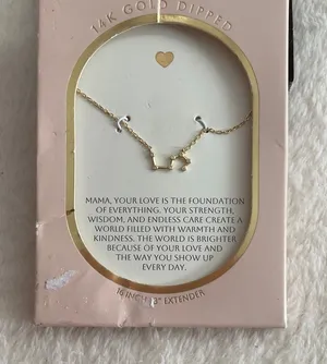 Momma Necklace Gold thumbnail 1