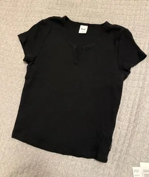 Aritiza TNA Waffle Tee Black Size M thumbnail 1