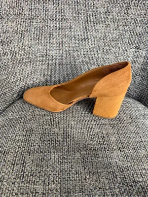 Franco Sarto Suede Block Heel Pump Size 8.5 in Saddle Brown Suede thumbnail 5