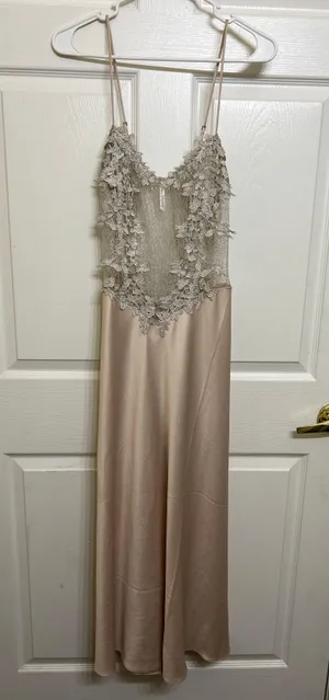 Champagne Showstopper Metallic Lace Long Gown thumbnail 7