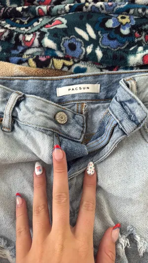 PacSun Jean Shorts High-Rise Festival Light Wash thumbnail 2