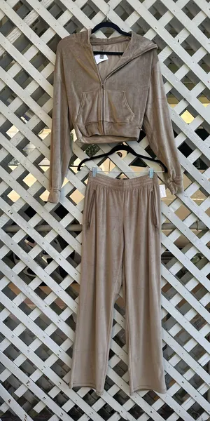 SKIMS Velour Set thumbnail 1