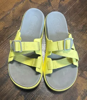 Chacos slides yellow strappy gorpcore W10 slip on sandals thumbnail 1