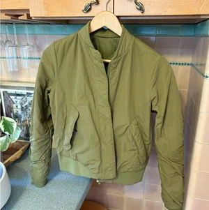Lululemon Warm Two Ways Bomber Jacket - Green thumbnail 8