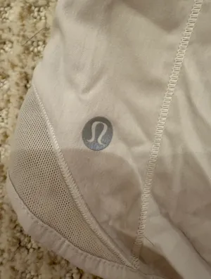 Lululemon Hotty Hot Low-Rise 2.5" Shorts thumbnail 4