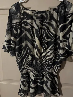 Beautiful blouse Multiple Size M thumbnail 3