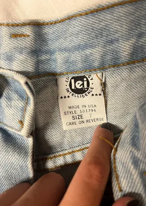 L.E.I Vintage Jean Shorts thumbnail 4