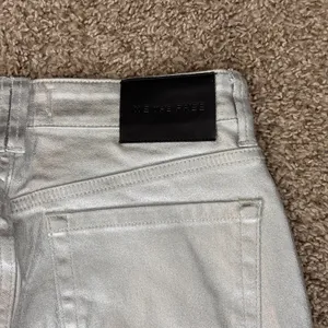 We The Free Oracle Metallic Low-Rise Slim Straight Jeans Women 27 Silver thumbnail 3
