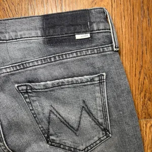 Mother The Flirt Jeans in Hell Yeah! Wash Size 28 Faded Dark Denim Distressed thumbnail 13