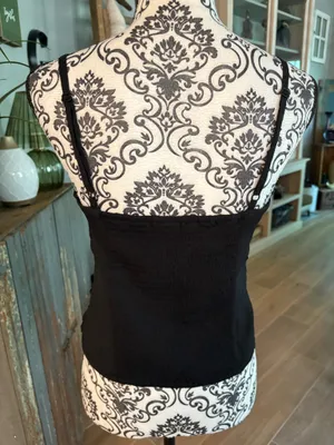 Old Navy Gap size medium spaghetti strap black top thumbnail 4