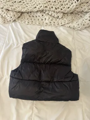 Amazon black puffer vest thumbnail 2