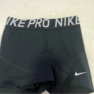 Nike Women's Black Pro Shorts thumbnail 2