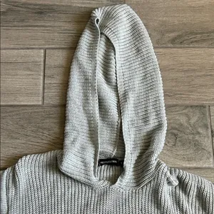 PrettyLittleThing Light Gray Hooded Sweater Vest thumbnail 4