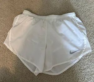 Nike White Shorts thumbnail 1