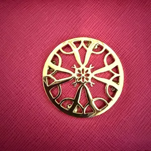 New Sabrina Wristlet Wallet Hot Pink Gold Medallion Zip Clutch Wrist Strap thumbnail 3