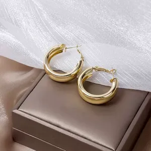 Elegant Chunky Gold Hoop Earrings for Women thumbnail 2
